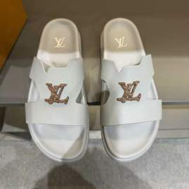Picture of Louis Vuitton Slippers _SKULVsz38-45mnq0233672